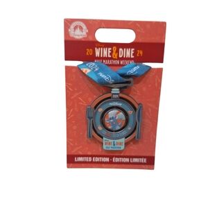 Disney Parks runDisney Wine & Dine 2024 Half Marathon REMY Medal Trading Pin NEW